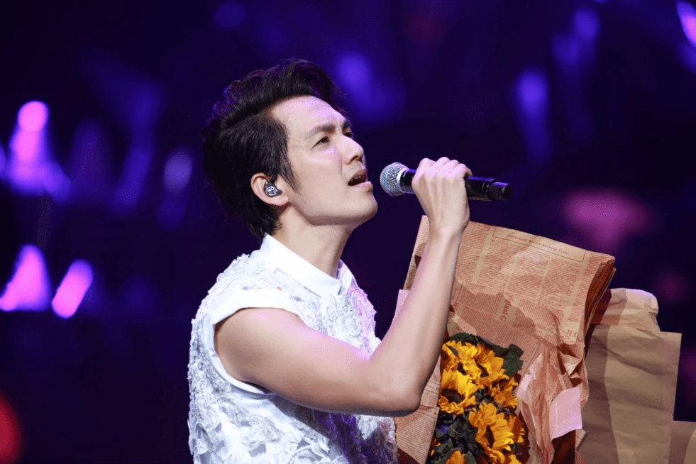 钟汉良回到上海,连开两场演唱会!上海歌迷:无比幸福!