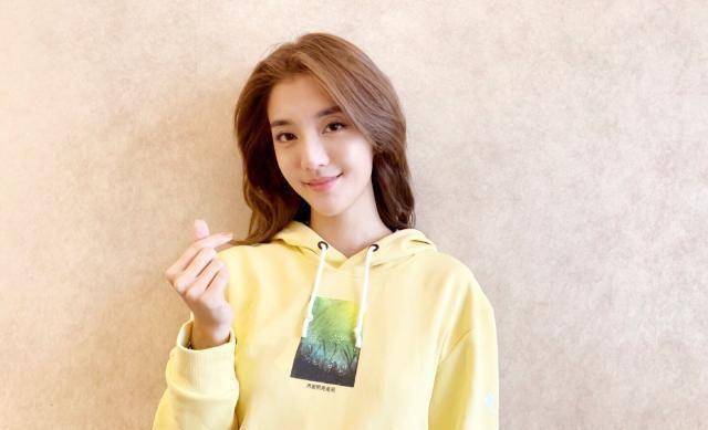 吴千语作品虽然不多,但是每一部片都比较值得去看一看比如说《赏金