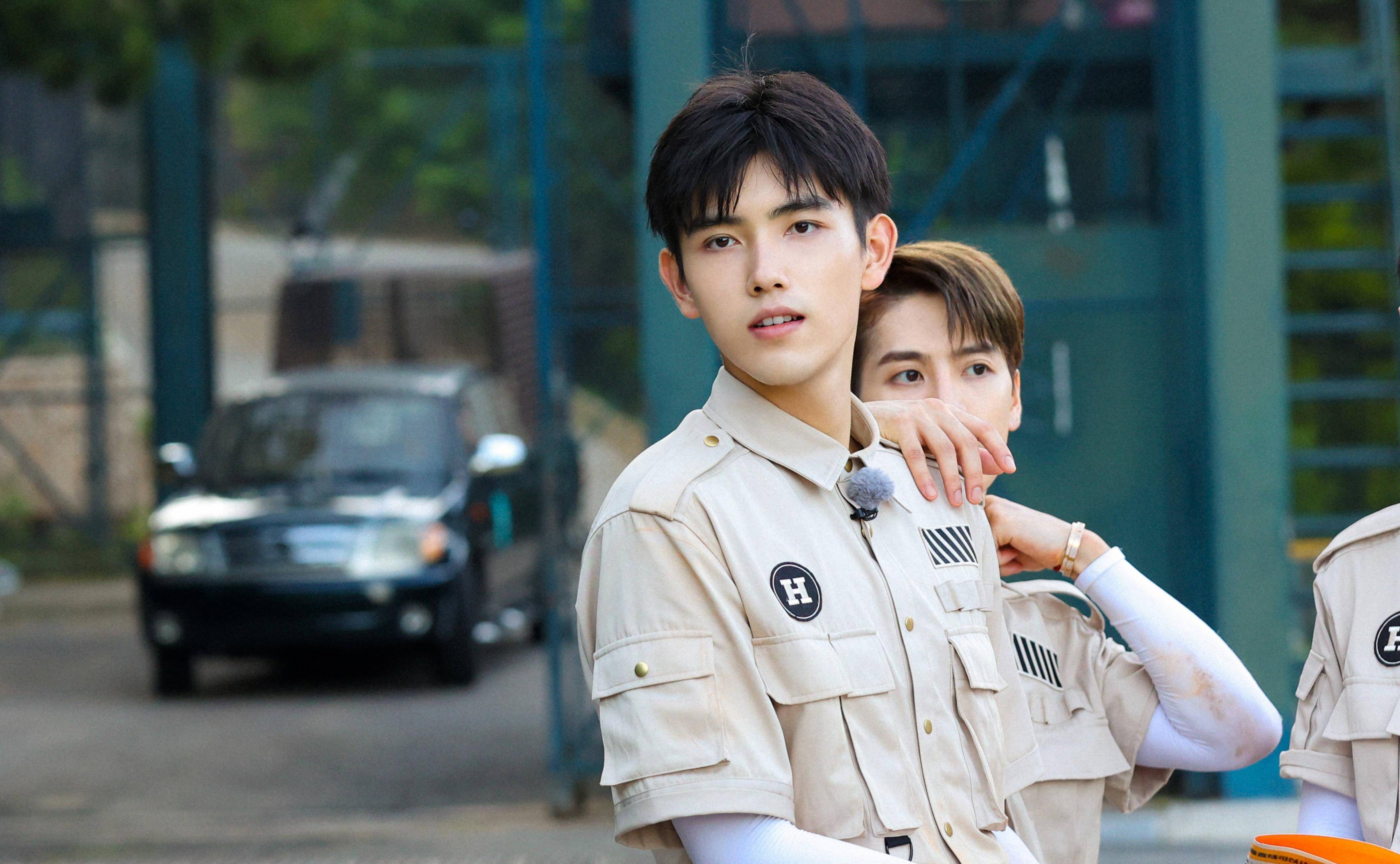 陈飞宇《嗨放派》展现反差萌, 欢乐喜剧人形象令人大呼可爱_节目_互动