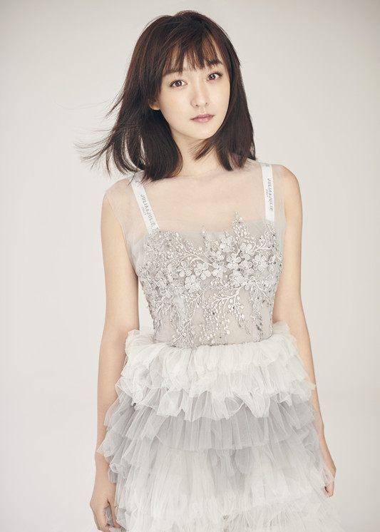 《爱情进化论》中五大女神,何泓姗第三,第一被授予京城四美之一_白冰