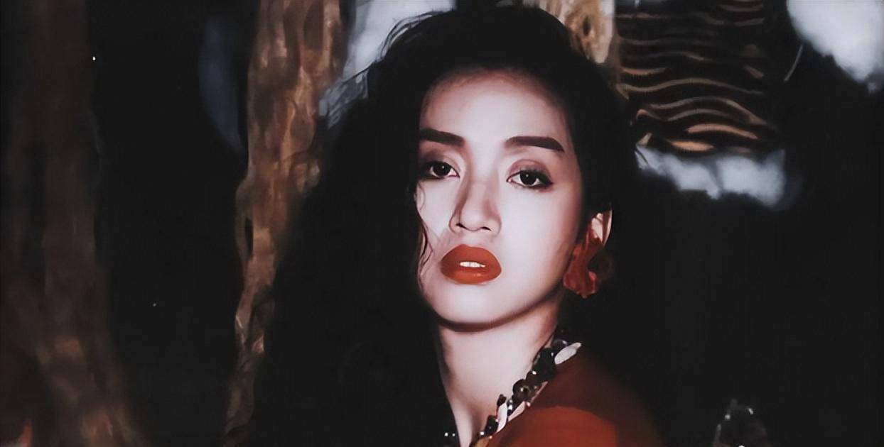女儿逝后拿其衣服拍卖,一生都在被消费的巨星!_梅艳芳_梅启明_哥哥