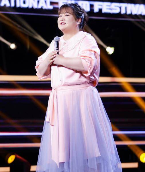 谁说一胖毁所有,娱乐圈越胖越美的女星,脸圆了一圈颜值依旧在线_脸蛋