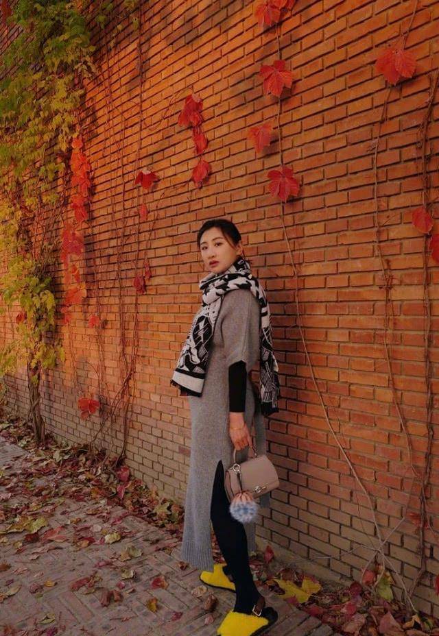 孕妈何雯娜晒近照幸福满溢,挺大肚出游四肢纤细惹人羡慕_迪士尼_镜头