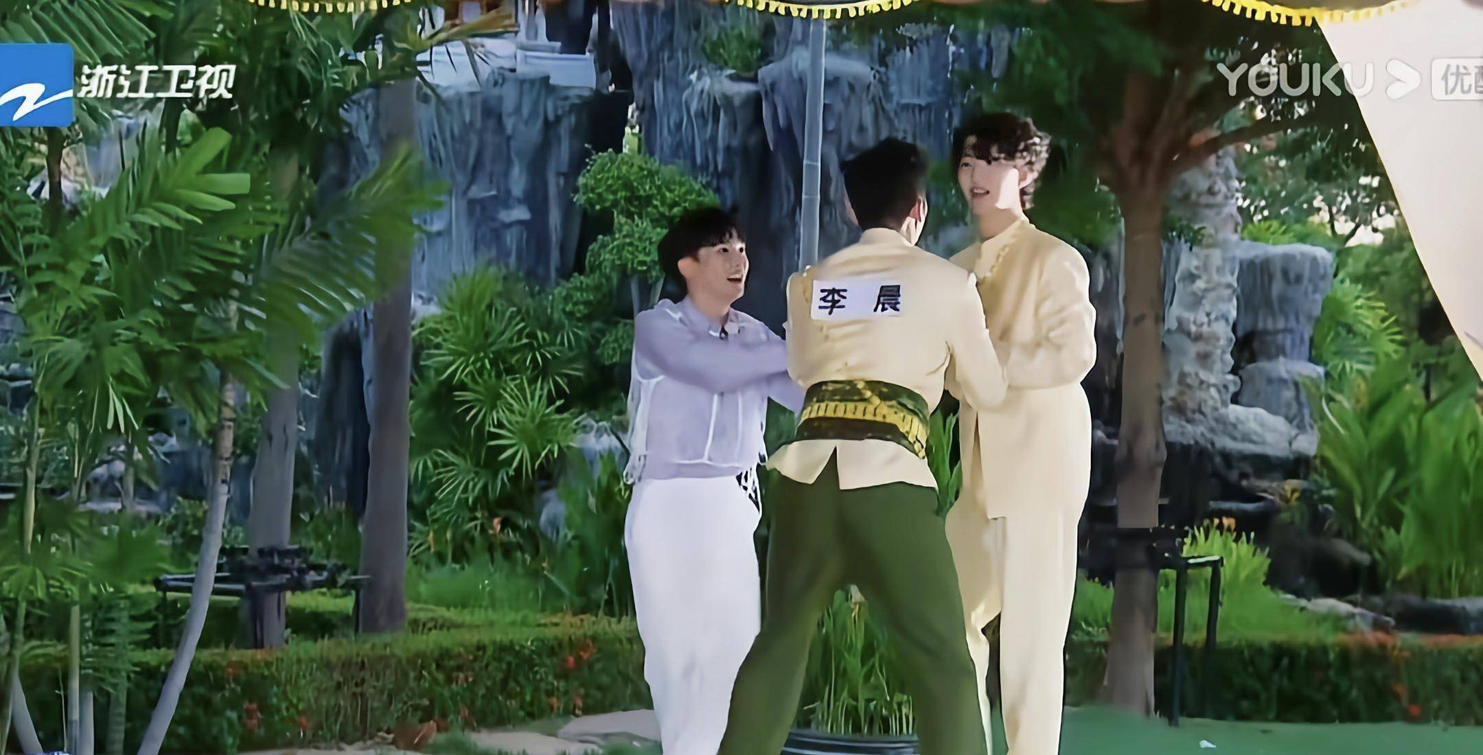 笑的肚子疼_蔡徐坤_范丞丞_后期