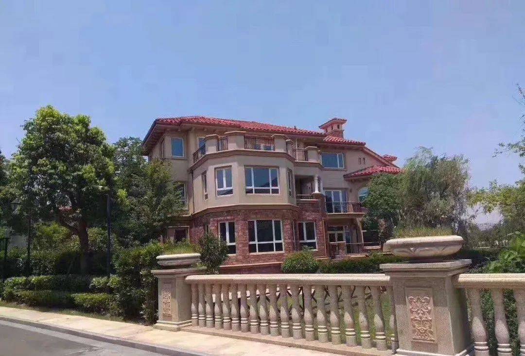 (项目实景图)独栋别墅的绝佳居住体验在这里展现的淋漓尽致东海御庭在