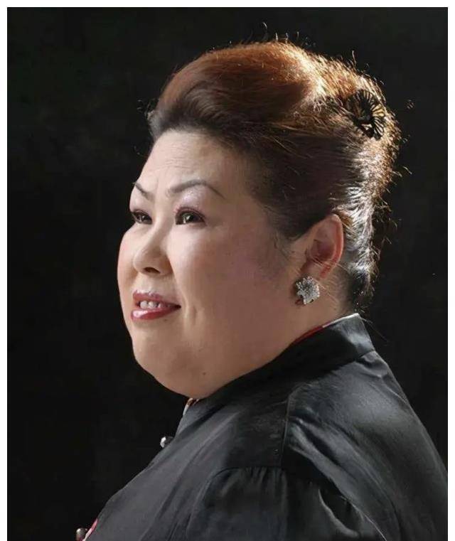 "富婆专业户"董立范:当过瓦工,被初恋骗钱,58岁无人敢娶_父亲_角色_厂