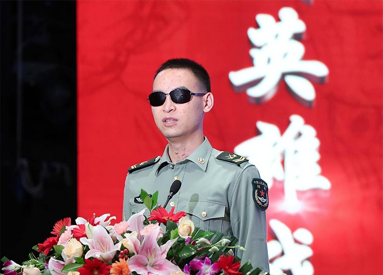 "排雷英雄"杜富国,和平年代立下一等功,如今享受什么待遇?