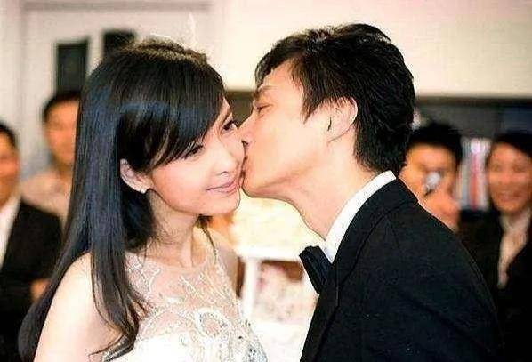 周慧敏:在一起20年,结婚13年,被不忠诚n次,53岁依然如少女_倪震_金庸