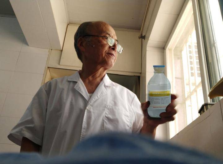 记八十岁的老医生杨文昌教授_工作_人生_欲望