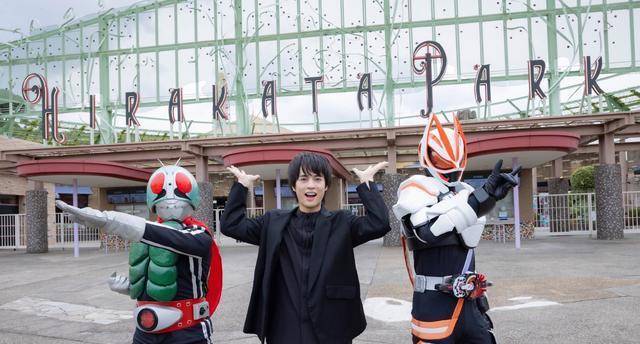 看看5年后的假面骑士时王演员小魔王的气质已经变成了逢魔时王_奥野