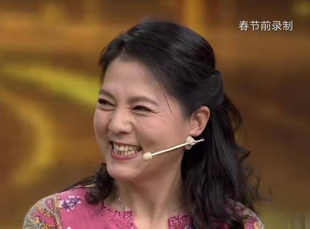 87版"贾宝玉"扮演者真实妻子曝光,保养精致,不输"袭人"袁玫_欧阳奋强