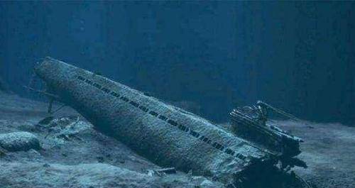 6年前372潜艇事件:突坠300米,180秒逃生,冒死甩掉外军反潜跟踪_进行