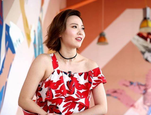 tvb朱晨丽接受媒体专访,清新look甜美出镜,显靓丽可爱!_may_表情_剧集