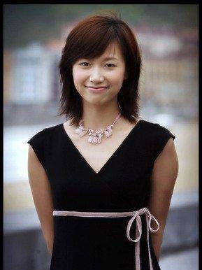 1998年,24岁的徐静蕾参演了电视剧《将爱情进行到底》,饰演文慧.