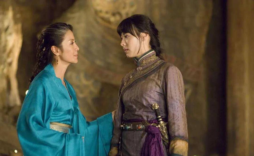 到了第二年梁洛施就说和陈辉阳已经分手,接下来会专注工作,才解除了