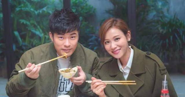 深受观众的喜爱,如今他在闲暇之余也是开了店,陈赫与叶一茜,朱桢一块