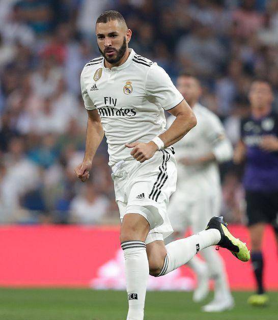 皇马9号3场4球强力逆袭变射手王_本泽马_进球_赛季