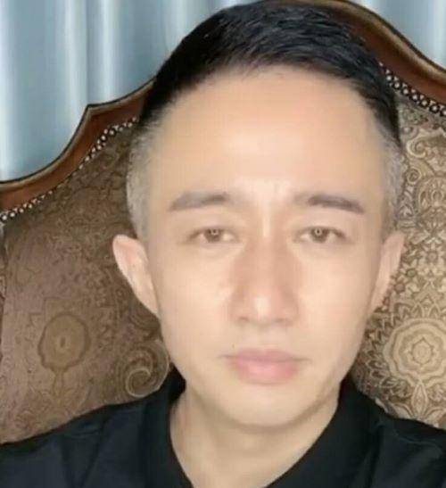 搏击赛事再次延期，手下运动员七个月没收入，郭晨冬深感自责流泪