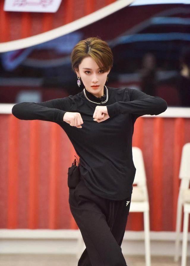 怼怂八组的演艺圈第一人张馨予,承认自己不完美,算是默认了吗?