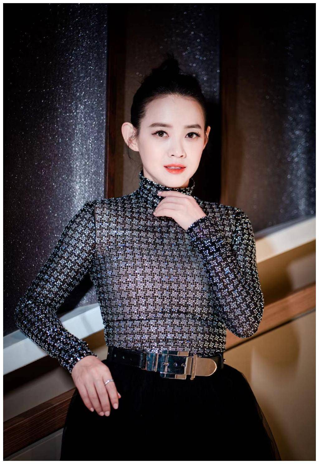 曾宝仪不仅是一位优秀的演员和主持人,更是一位有爱心,有责任心的公益