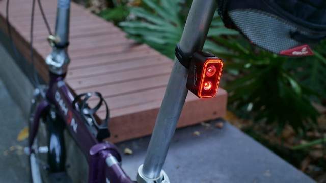 迈极炫 SEEMEE300感应追光尾灯:八大硬核科技,为安全骑行护航