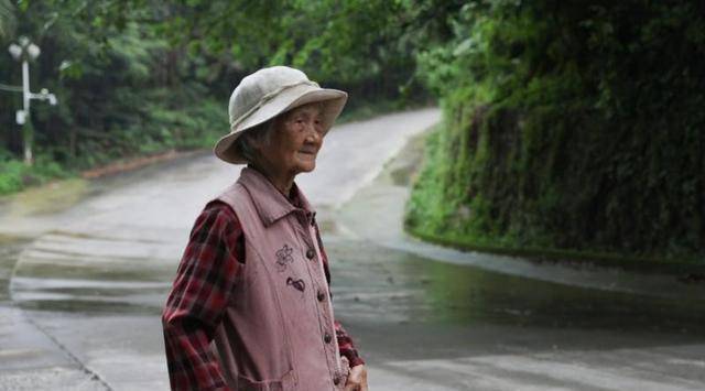 89岁北大研究生马敏庄:独居广州山中烂尾楼24年,路遇毒蛇是常事_业主