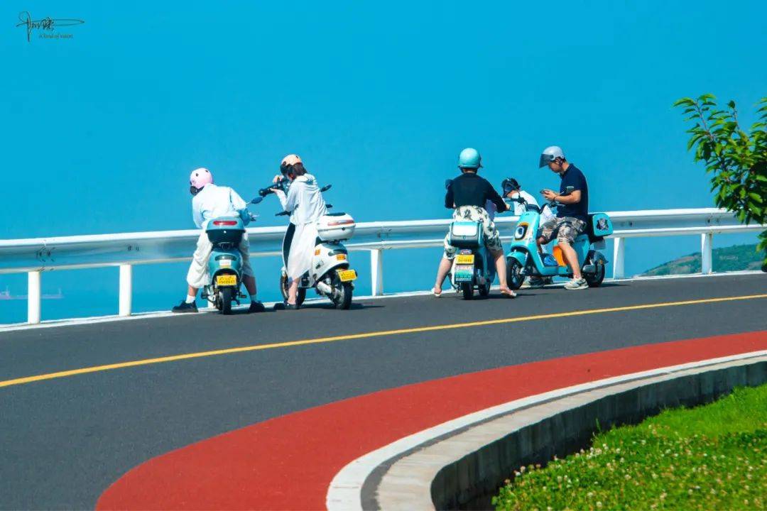 在车上抓拍左岸公路,虽然构图随意,但真实的画面仍然很漂亮_前往_因为