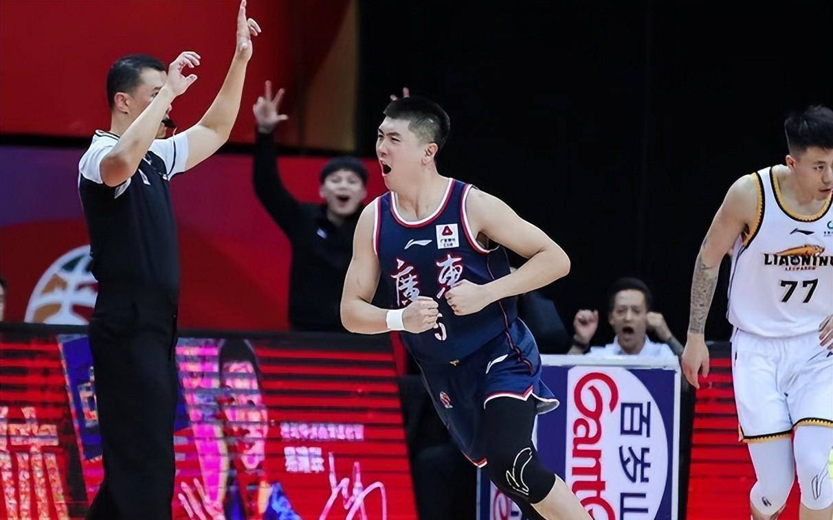 cba三消息:广东再给一年合同,郭艾伦宣布复出,曾令旭定位尴尬_球员