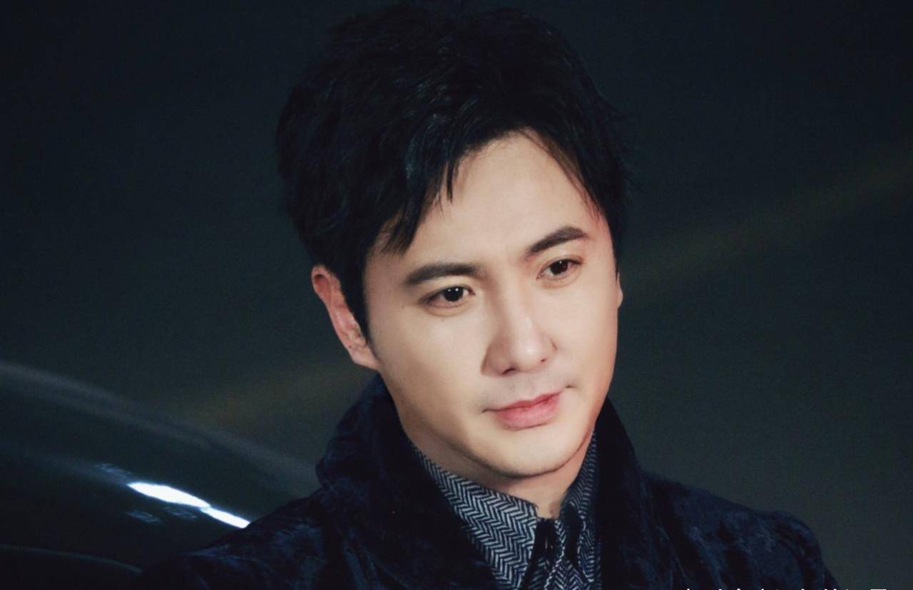 华晨宇_照片_很高的