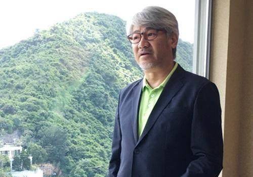 尹扬明是老戏骨了,从影逾30载,由小生做到老牌演员,17年前却毅然淡出
