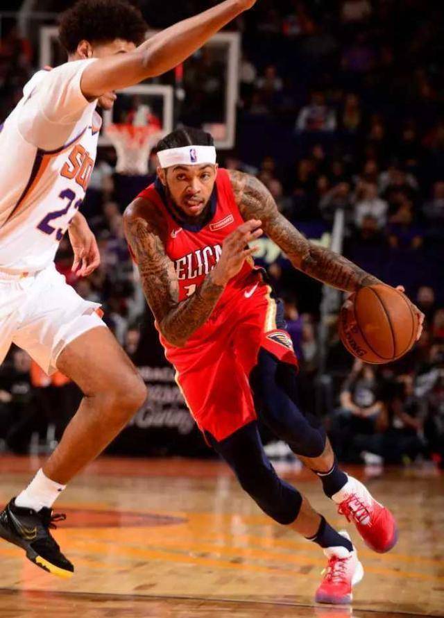 英格拉姆统治第四节,鹈鹕三分险胜太阳!_比赛_雷迪克_篮板