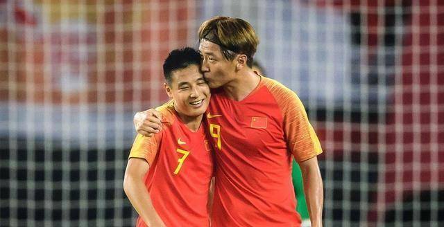 国足vs关岛,武磊梅开二度,跻身历史射手榜前十!其他9人是谁?