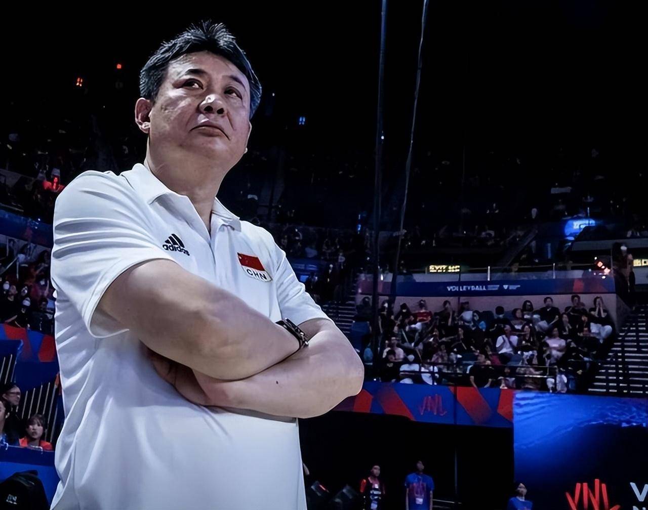 蔡斌在世联赛最大成就 就是打消了女排"非郎平不行"_中国女排_球员