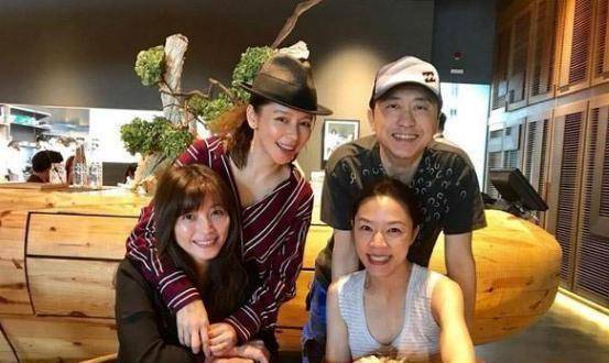 就在前段时间,有人表示目睹过哈林带着自己的妻子前去参观月子中心,这