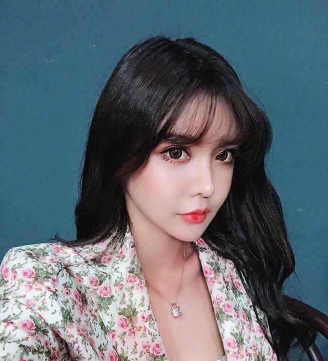 韩安冉泰式妆容美出新高度,但视频中的她脸又崩了_化妆_截图_漂亮