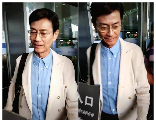 73岁郑少秋近照曝光,冻龄不显老风度翩翩,不阻拦粉丝拍摄_电视剧