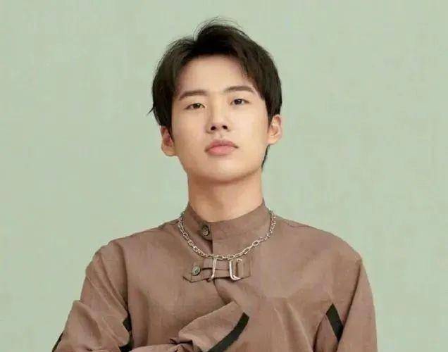 华晨宇向郭麒麟炫耀,女儿跟自己像,郭麒麟说了什么让人爆笑如雷_张碧