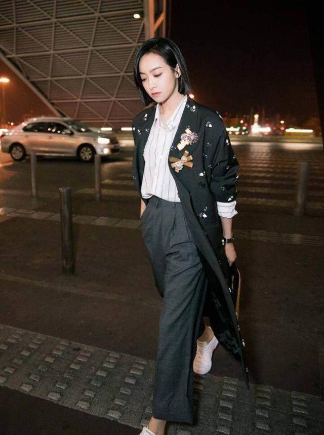 男生学邓伦,女生学宋茜,谁凹谁圈粉_元素_凹上_造型