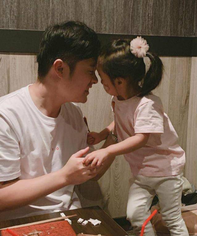 二胎,一张图片暴露了他的心情,这是放飞心情的感觉_女儿_谢娜_张杰