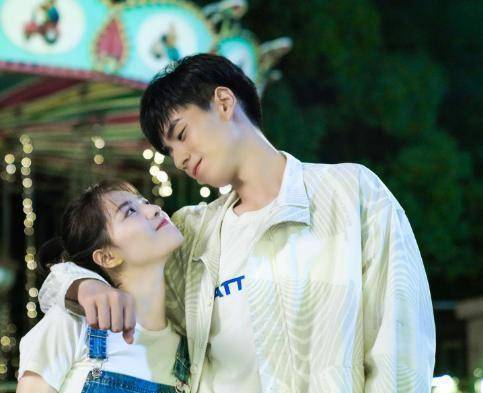 近期最火热剧排行,我和我们在一起第10,榜1上映仅6天_李沁_张彬彬