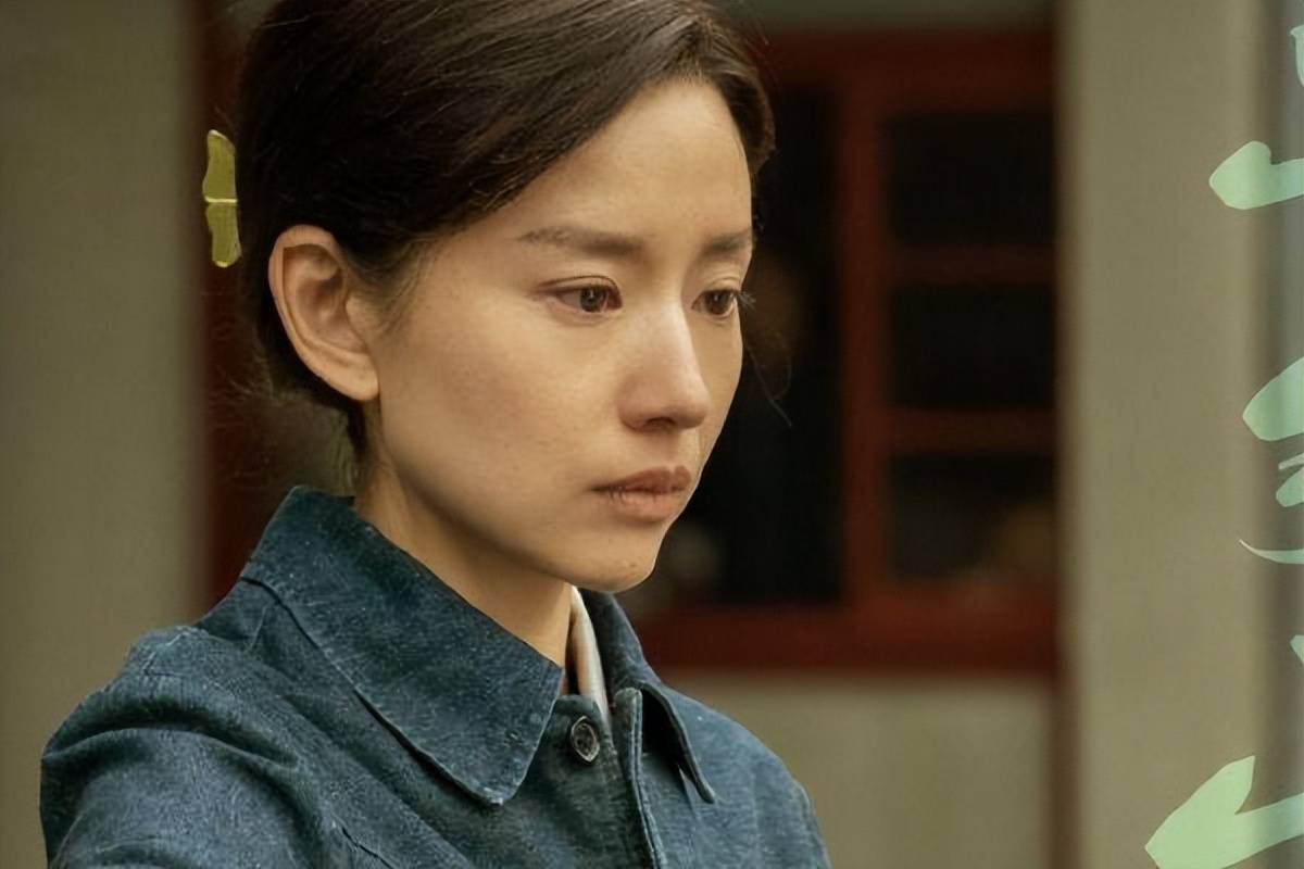 幸运的是,如今她通过出色的表演在电视剧《不完美受害人》中获得了