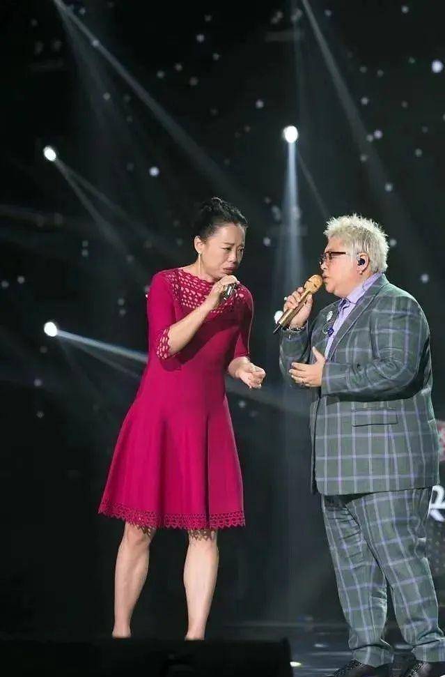 黄绮珊“黄妈变黄姐”：女人的美是事业赋予的-歌手黄绮珊的前夫是谁