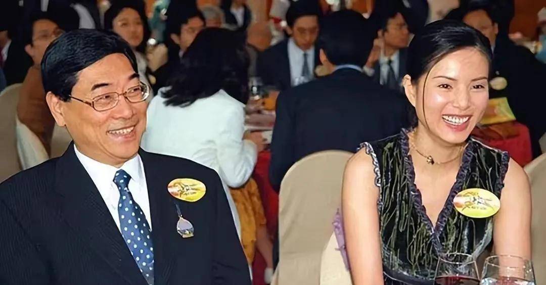 李若彤:情断富商之后单身至今,56岁无儿无女,结婚全靠缘分_郭应泉