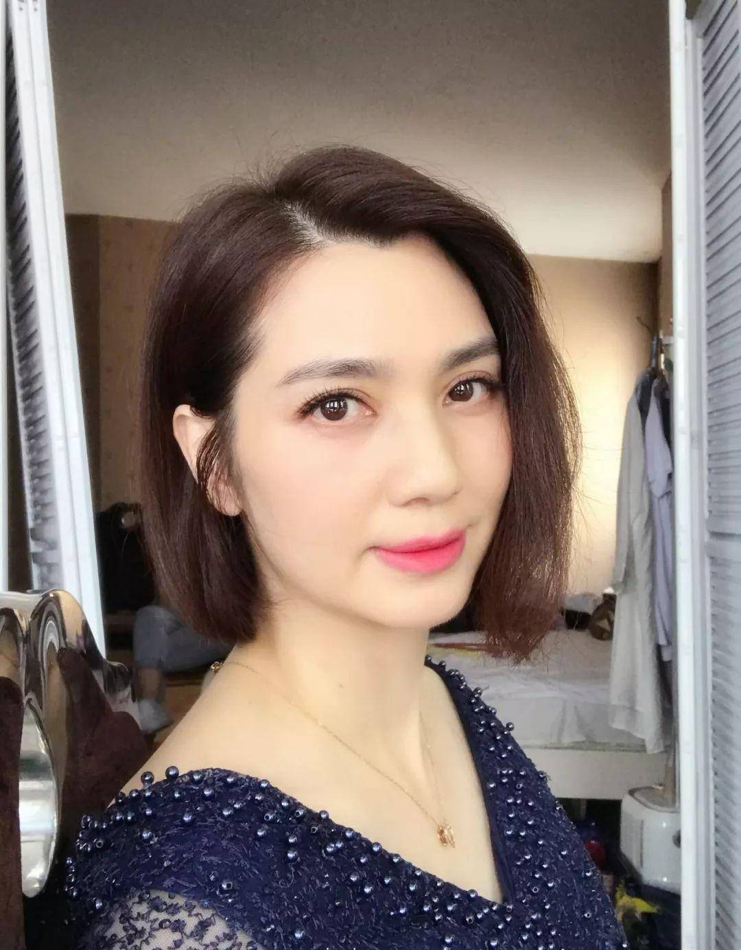 洪欣"真人"长啥样?看到生图原形毕露,网友:终于理解张丹峰了!