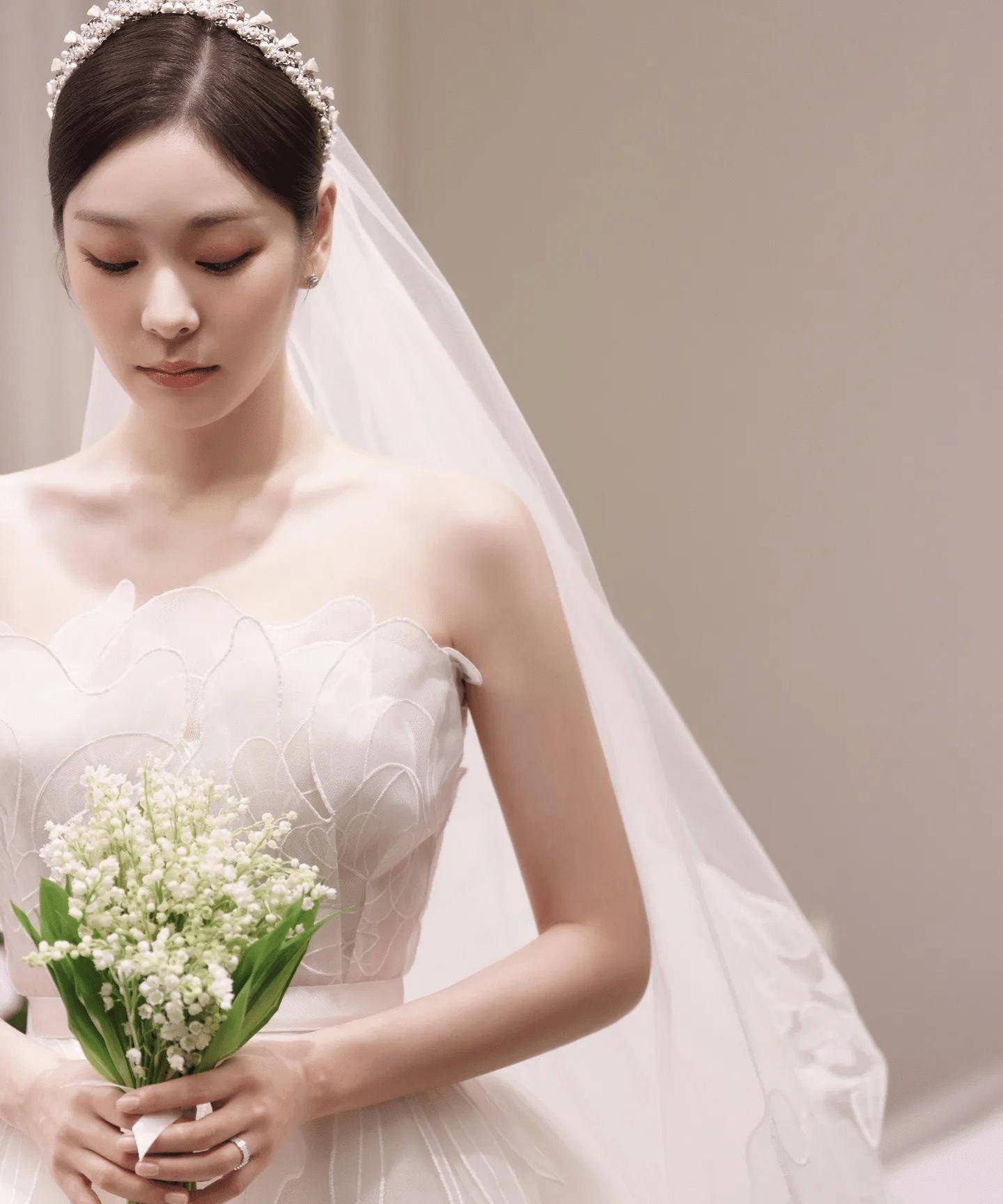 金妍儿很长时间都没有再将精力投入到感情中,直到遇见现在的老公高佑