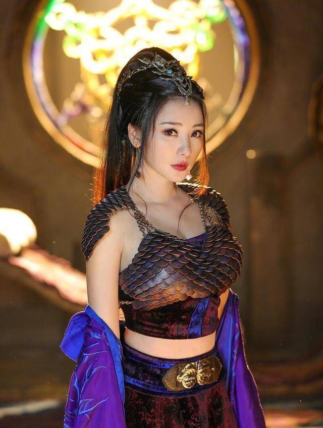 柳岩"性感妩媚"6个最迷人的瞬间,网友看到图6果断收藏!