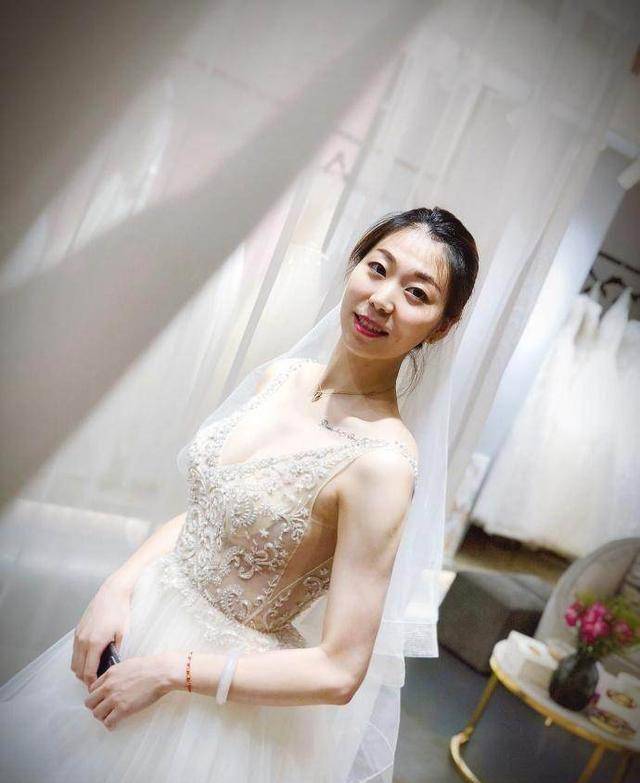 "复出"仅1个月后披上婚纱,即将成家恭喜了_杨珺菁_中国女排_惠若琪
