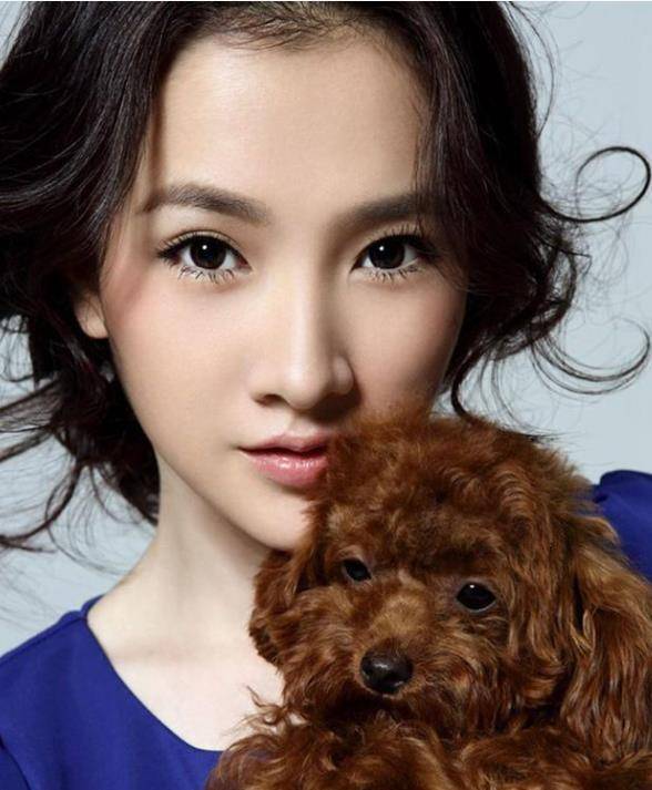 "宠妻狂魔"朱亚文:一家四口其乐融融,只对老婆放电_潘雨桐_温雅