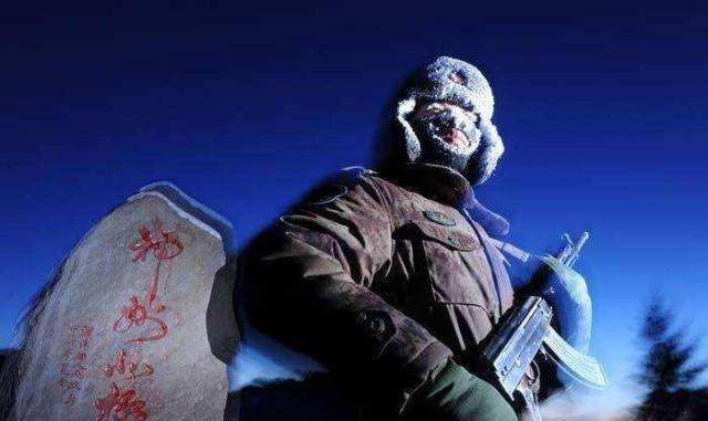 中国最艰苦的防线,夜里含氧量低,士兵晚上睡觉必须插