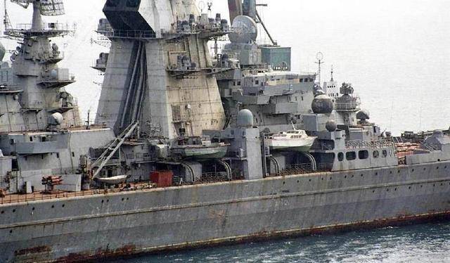 苏联巡洋舰的巅峰之作,核动力排水量23400吨,如今有些鸡肋